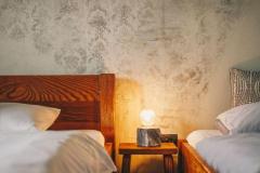 Nocna-lampa-v-izbach