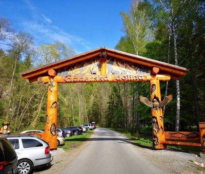 Brána pri vstupe Gaderskej doliny
