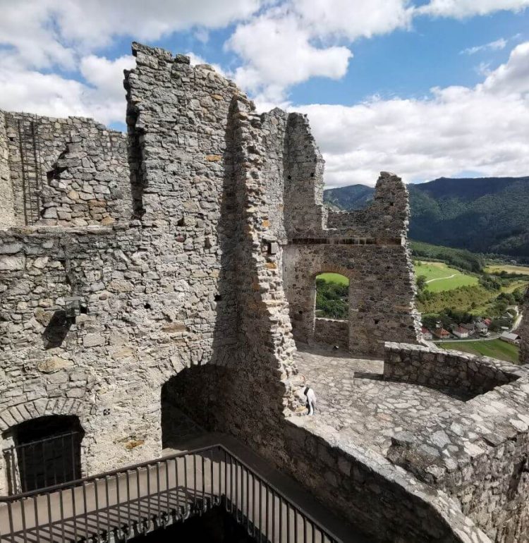 Hrad Strečno hradne múry