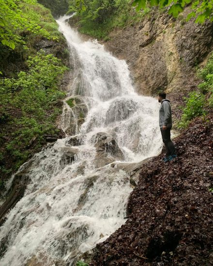 Kľacký vodopád v jarnom období (zdroj: @pepeslovakia)