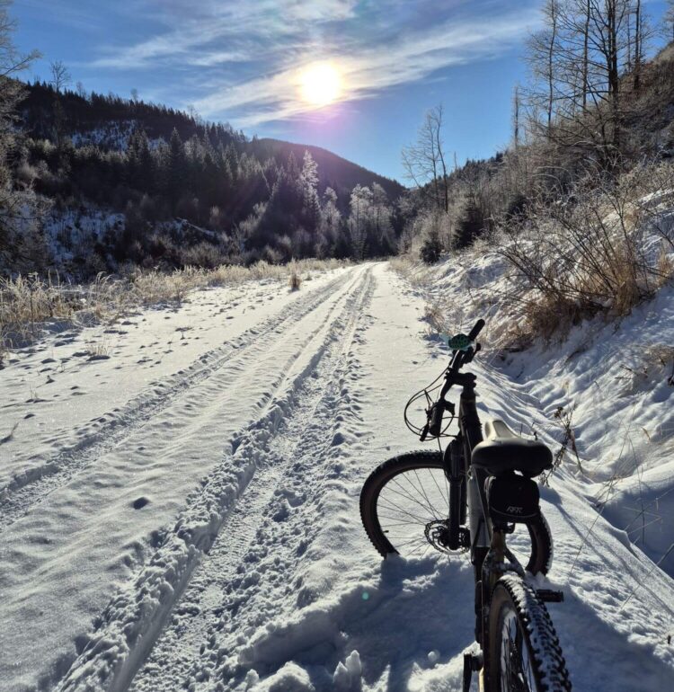 Cesta v Dedošovej doline s bicyklom