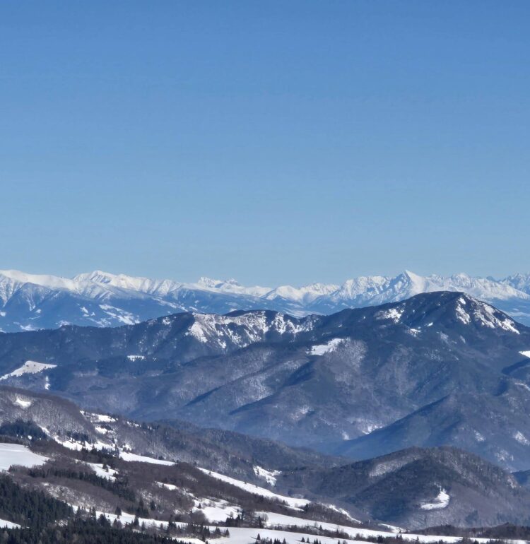 Vysoké Tatry z vrchu Ostredok