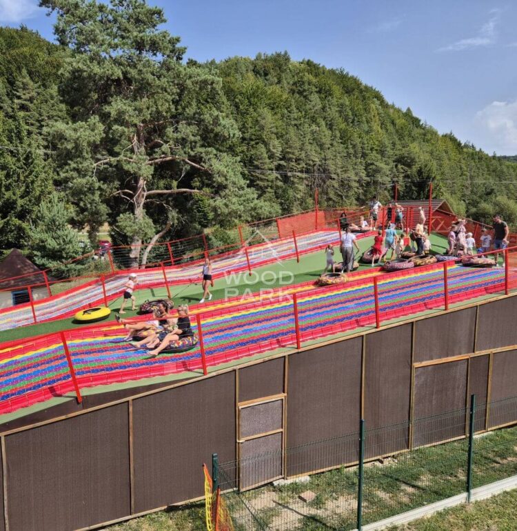 Šmýkacia rampa v Yetilande Snowland